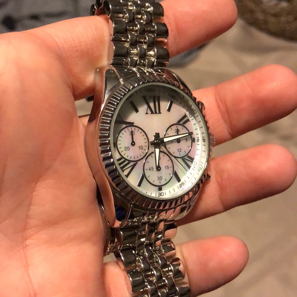 Watch - Picture 4 of 7